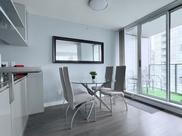 Kitchen Island Photo of 2706 1438 Richards Street, Vancouver, BC