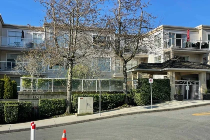 204 1153 Vidal Street, White Rock, BC, White Rock — Apartment/Condo for sale