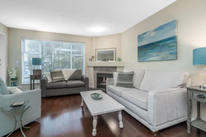 204 1153 Vidal Street, White Rock, BC, White Rock — Apartment/Condo for sale