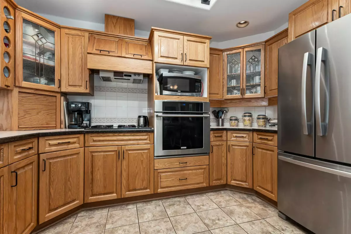 Breakfast Nook Photo of 47360 Mountain Park Drive, Chilliwack, BC