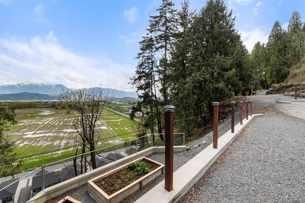 Hallway Photo of 47360 Mountain Park Drive, Chilliwack, BC