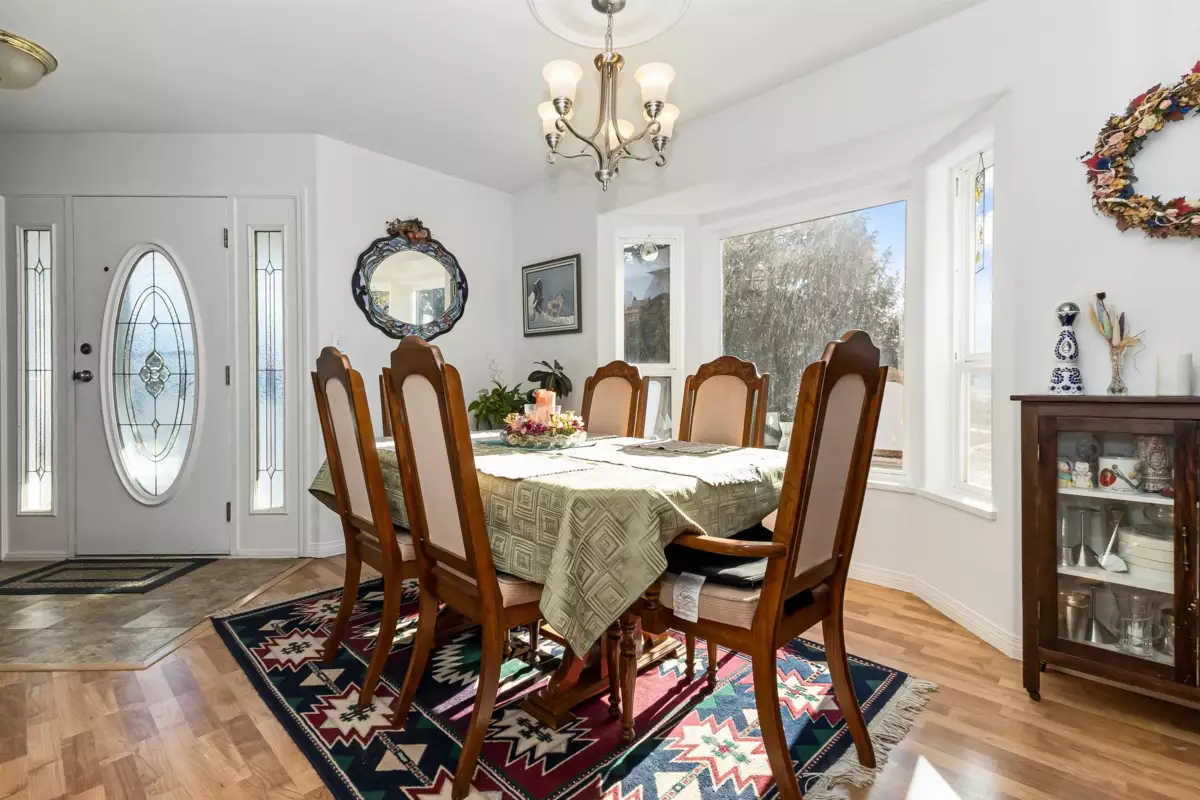Kitchen Photo of 47360 Mountain Park Drive, Chilliwack, BC
