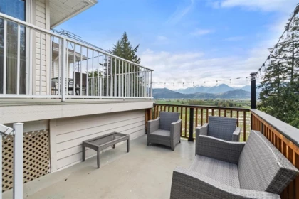 Staircase Photo of 47360 Mountain Park Drive, Chilliwack, BC
