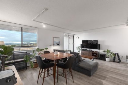 2101 3771 Bartlett Court, Burnaby, BC, Burnaby — Apartment/Condo for sale