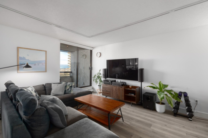 2101 3771 Bartlett Court, Burnaby, BC, Burnaby — Apartment/Condo for sale