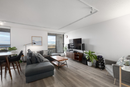 2101 3771 Bartlett Court, Burnaby, BC, Burnaby — Apartment/Condo for sale