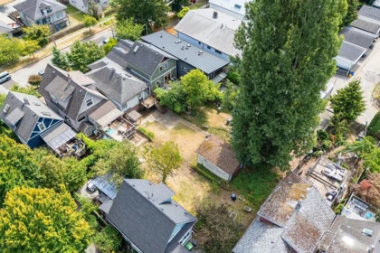 Hot Tub / Spa Photo of 4225 John Street, Vancouver, BC