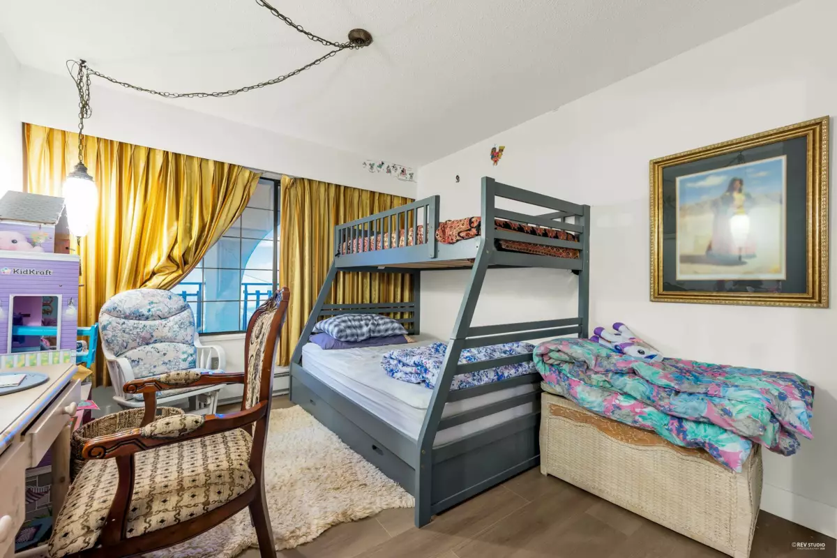 Kitchen Island Photo of 4240 Shackleton Gate, Richmond, BC