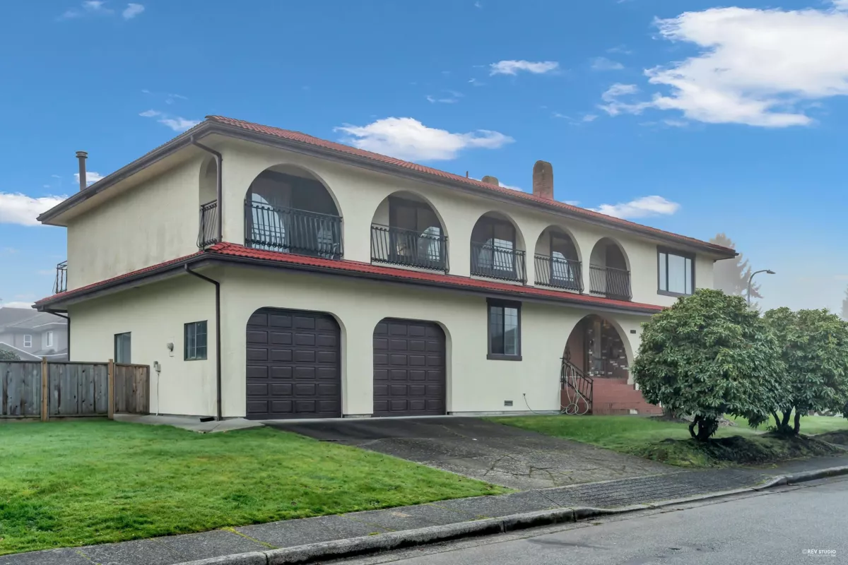Primary Bathroom Photo of 4240 Shackleton Gate, Richmond, BC
