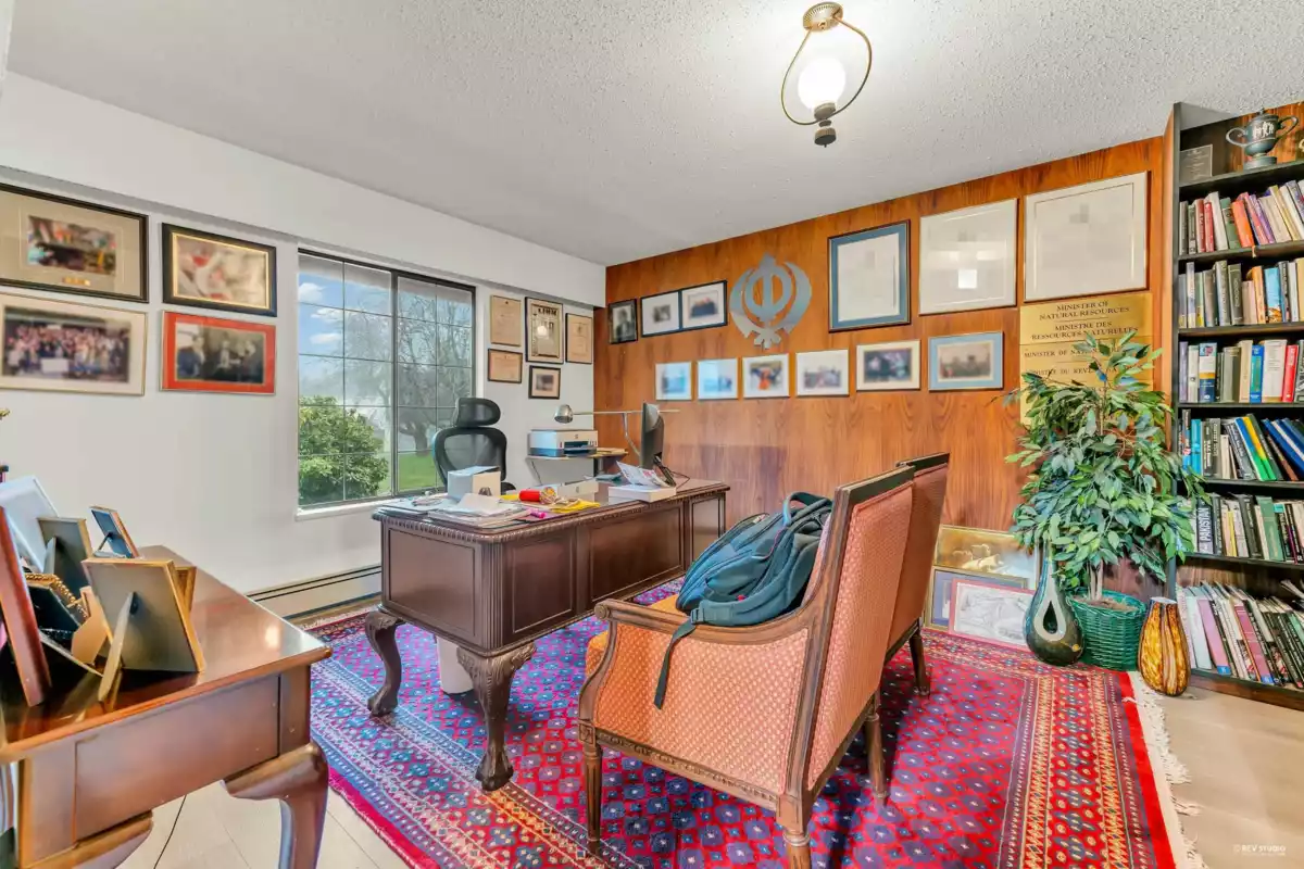 Walk-In Closet Photo of 4240 Shackleton Gate, Richmond, BC