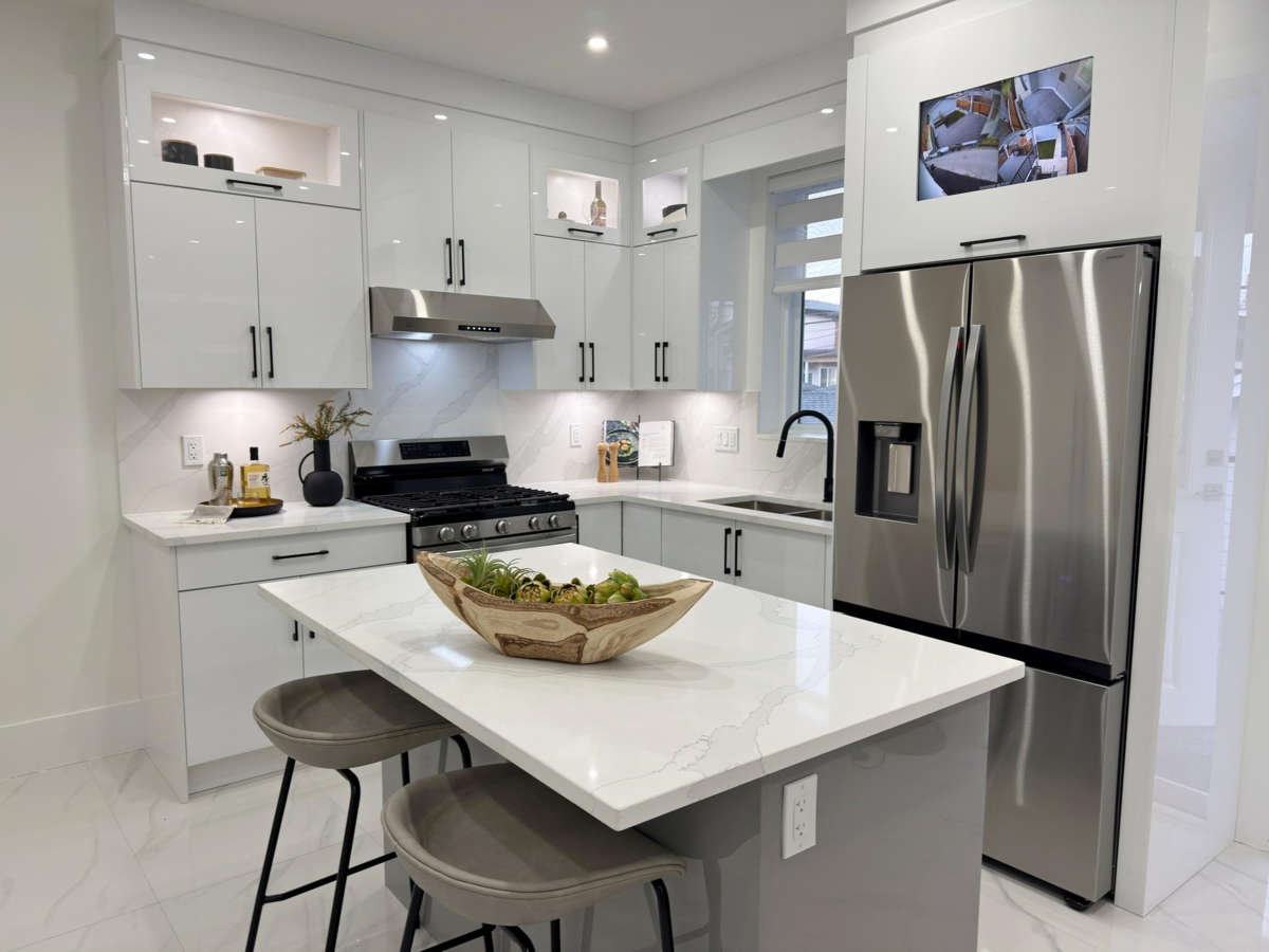 Dining Area Photo of 2172 E 46th Avenue, Vancouver, BC