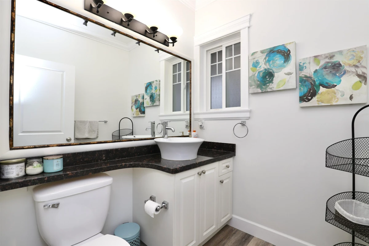 Breakfast Nook Photo of 24201 103a Avenue, Maple Ridge, BC