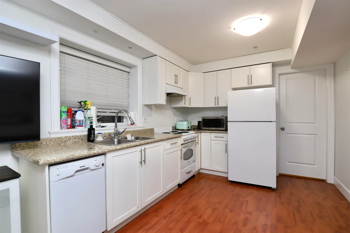 Garage Interior Photo of 24201 103a Avenue, Maple Ridge, BC