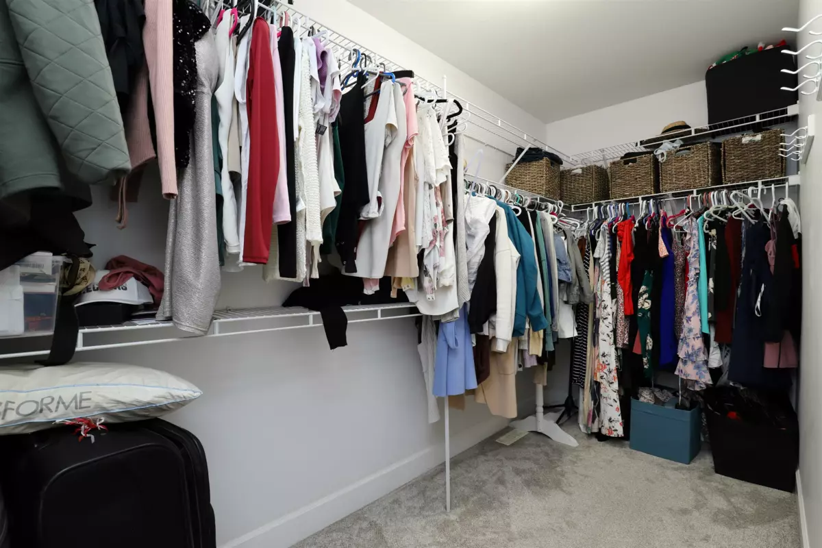 Powder Room Photo of 24201 103a Avenue, Maple Ridge, BC