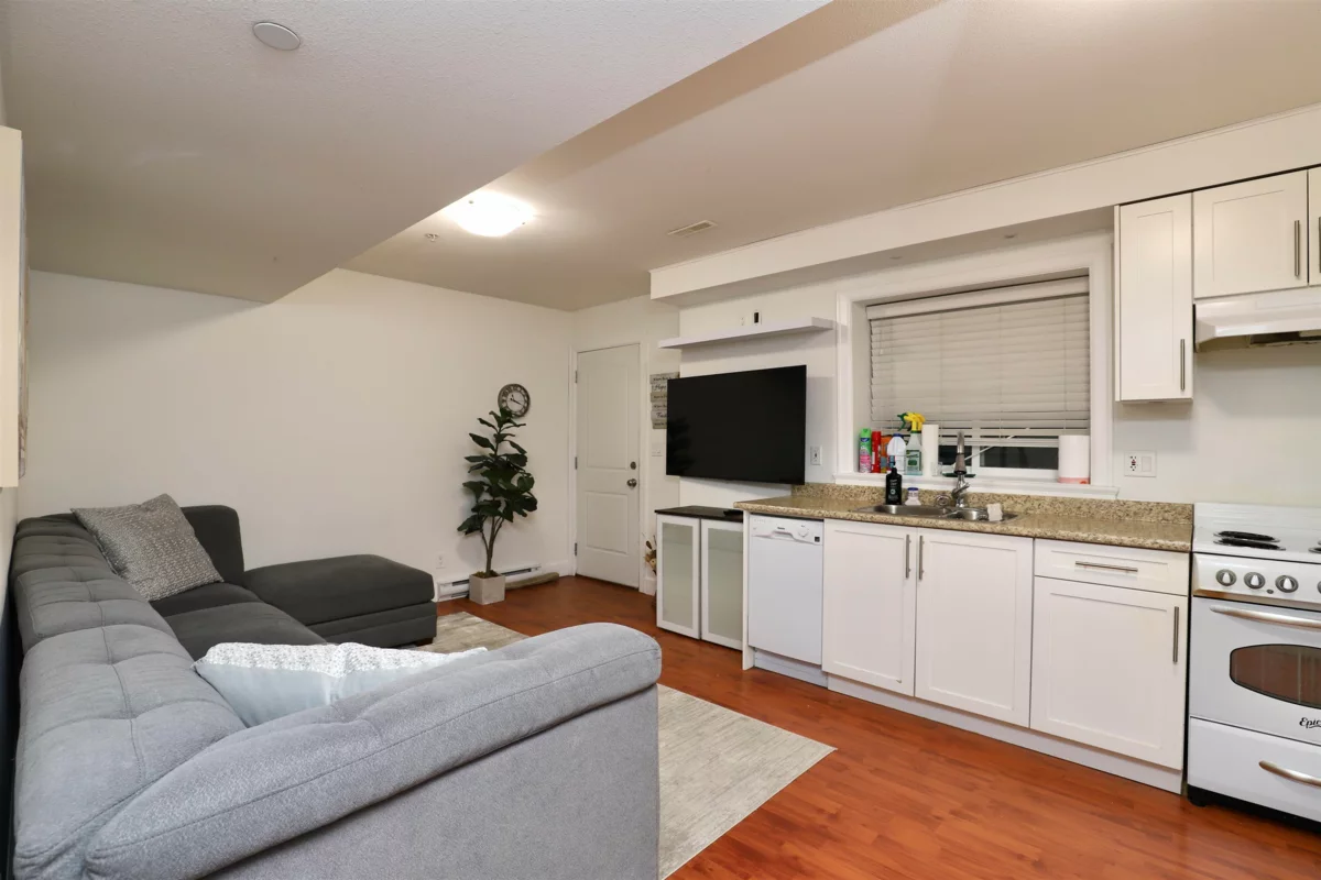 Staircase Photo of 24201 103a Avenue, Maple Ridge, BC