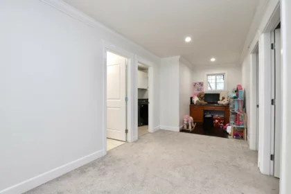 Laundry Room Photo of 24201 103a Avenue, Maple Ridge, BC