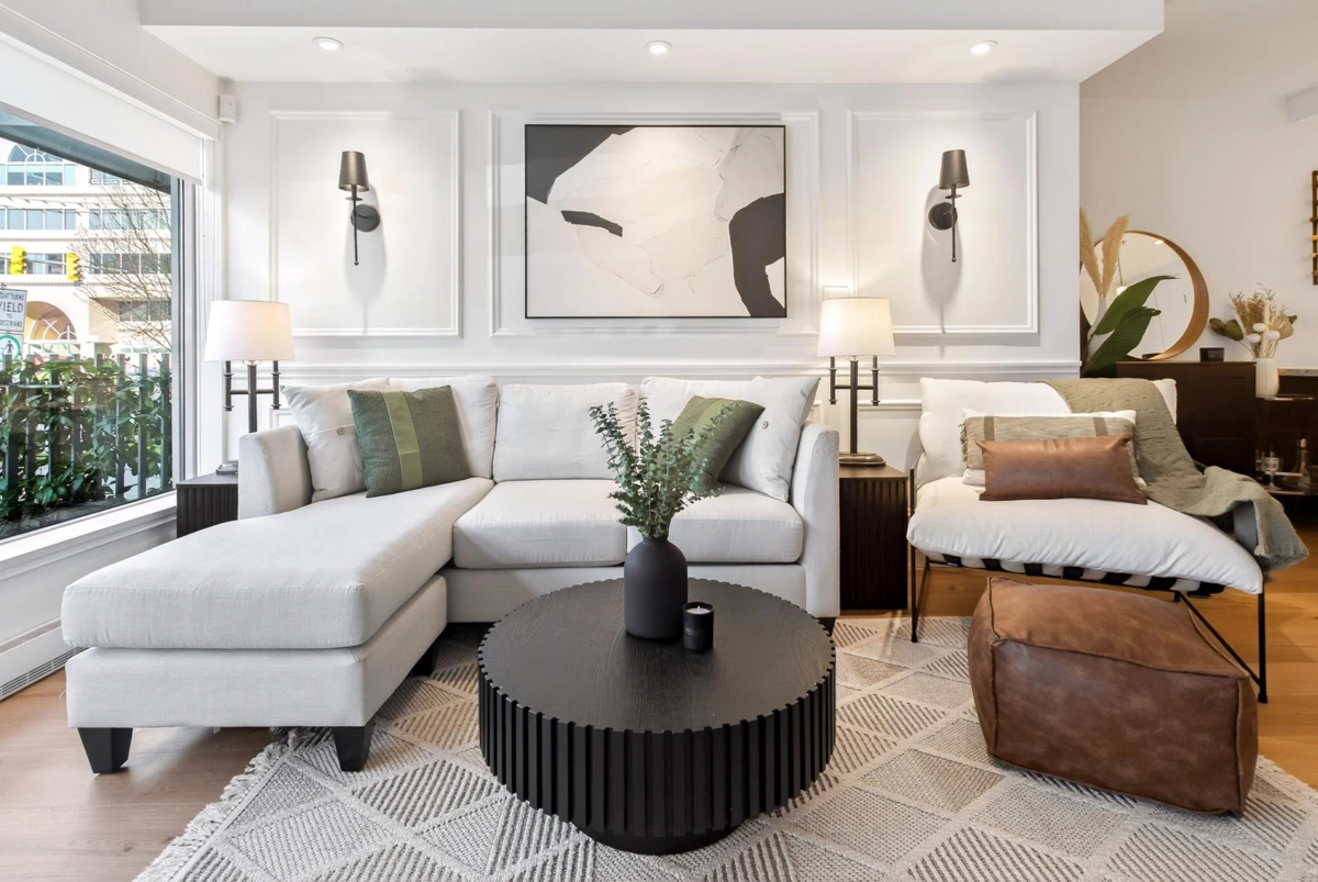 Kitchen Island Photo of 2538 Maple Street, Vancouver, BC