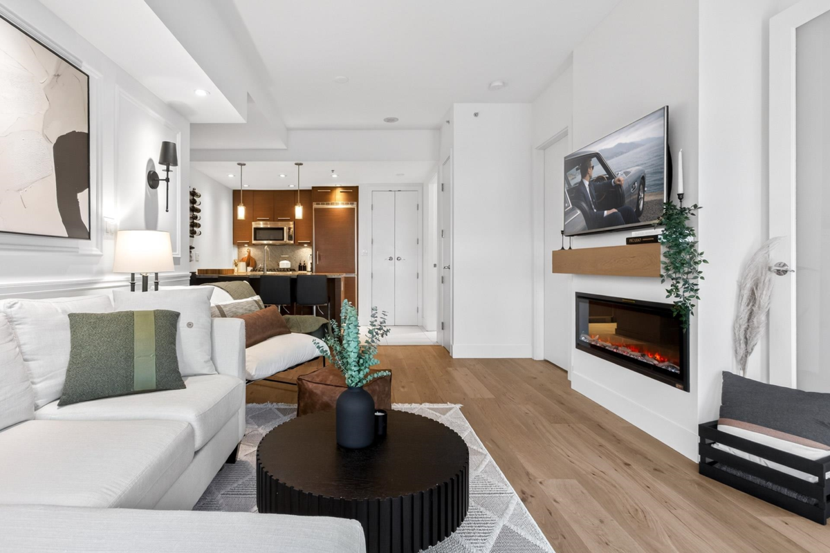 Living Room Photo of 2538 Maple Street, Vancouver, BC