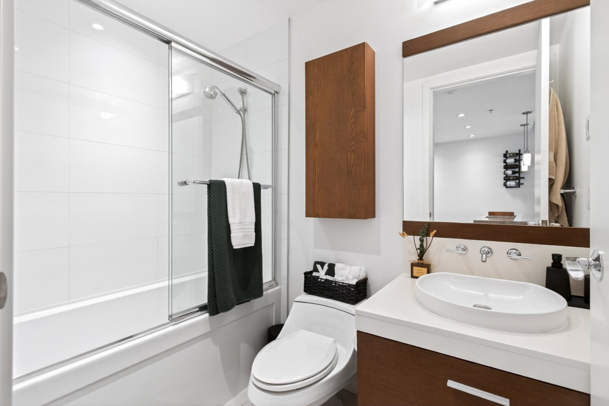 Mudroom Photo of 2538 Maple Street, Vancouver, BC