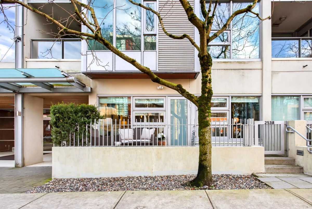 Outdoor Deck Photo of 2538 Maple Street, Vancouver, BC