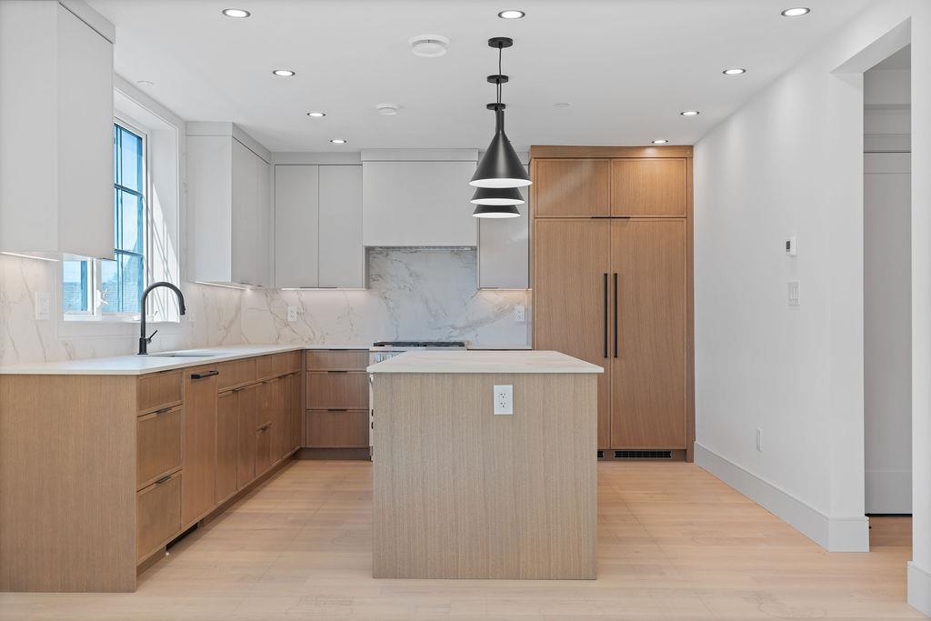 Kitchen Island Photo of 6841 Cypress Street, Vancouver, BC
