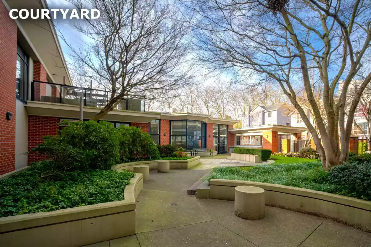 Backyard Photo of 608 610 Victoria Street, New Westminster, BC