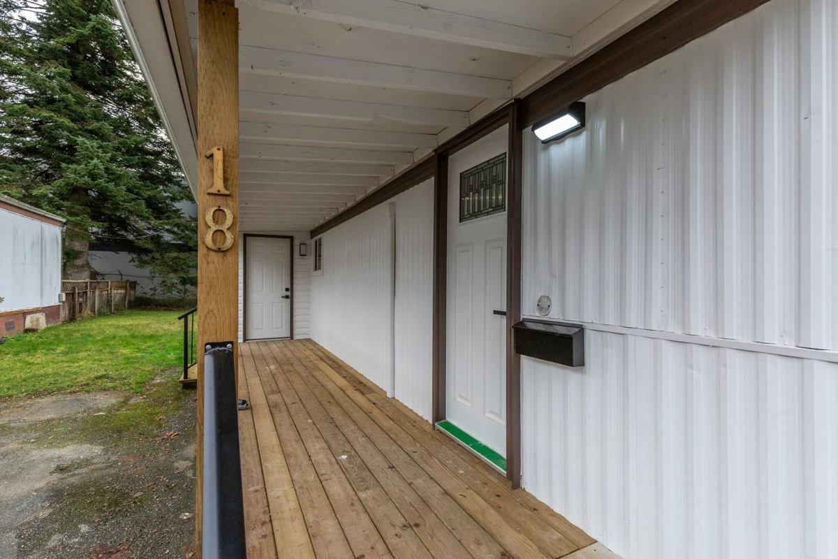 Dining Area Photo of 18 21163 Lougheed Highway, Maple Ridge, BC