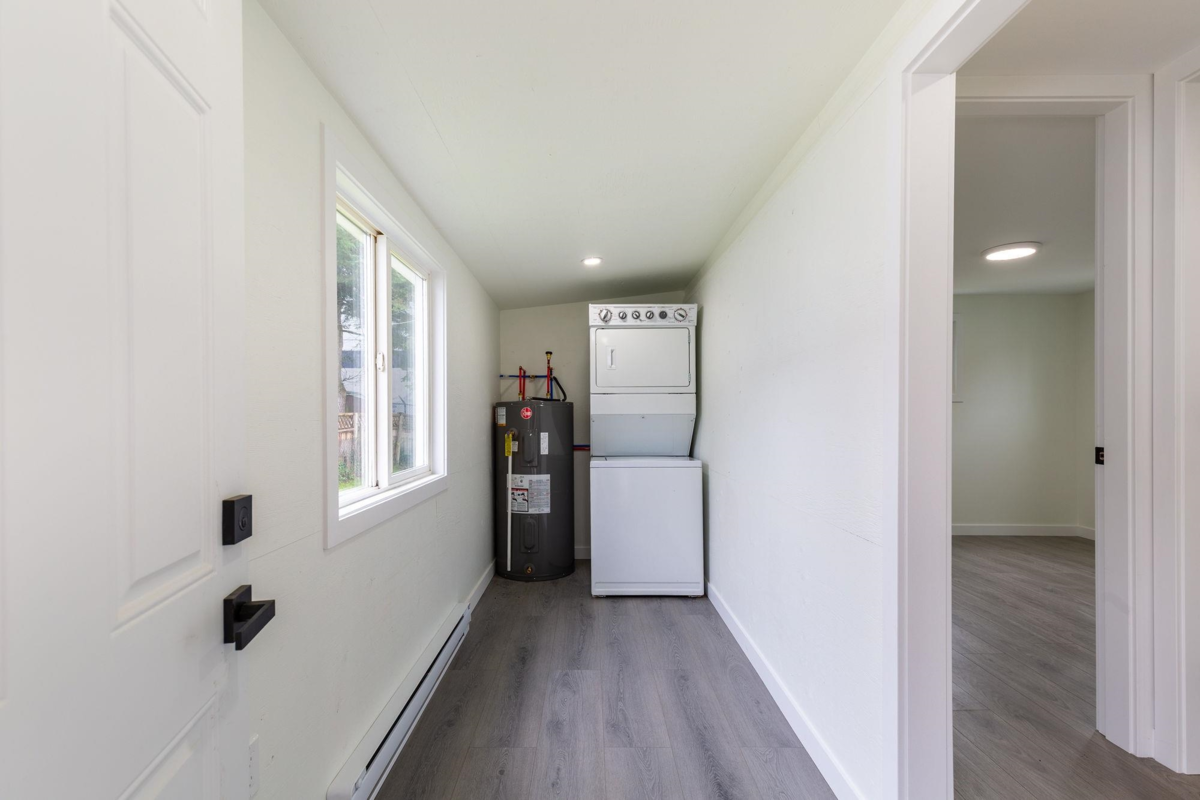 Hallway Photo of 18 21163 Lougheed Highway, Maple Ridge, BC