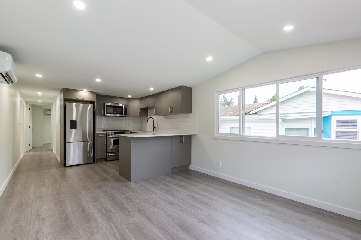 Kitchen Photo of 18 21163 Lougheed Highway, Maple Ridge, BC