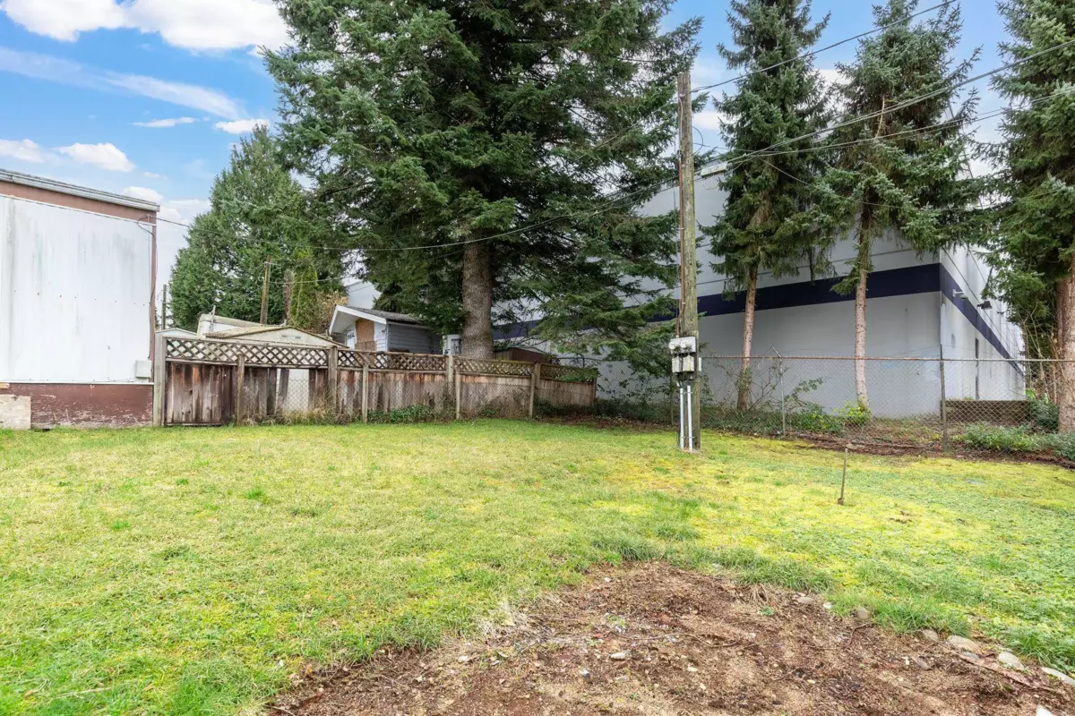 Outdoor Deck Photo of 18 21163 Lougheed Highway, Maple Ridge, BC