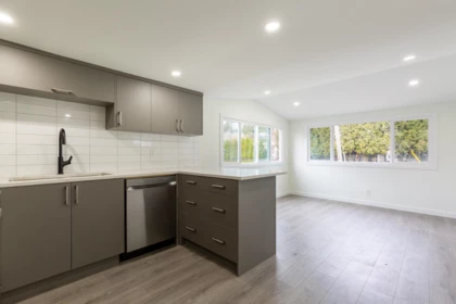 Guest Bathroom Photo of 18 21163 Lougheed Highway, Maple Ridge, BC