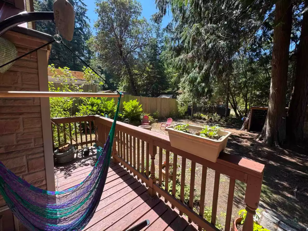 Kitchen Photo of 559 Blitz Road, Mayne Island, BC