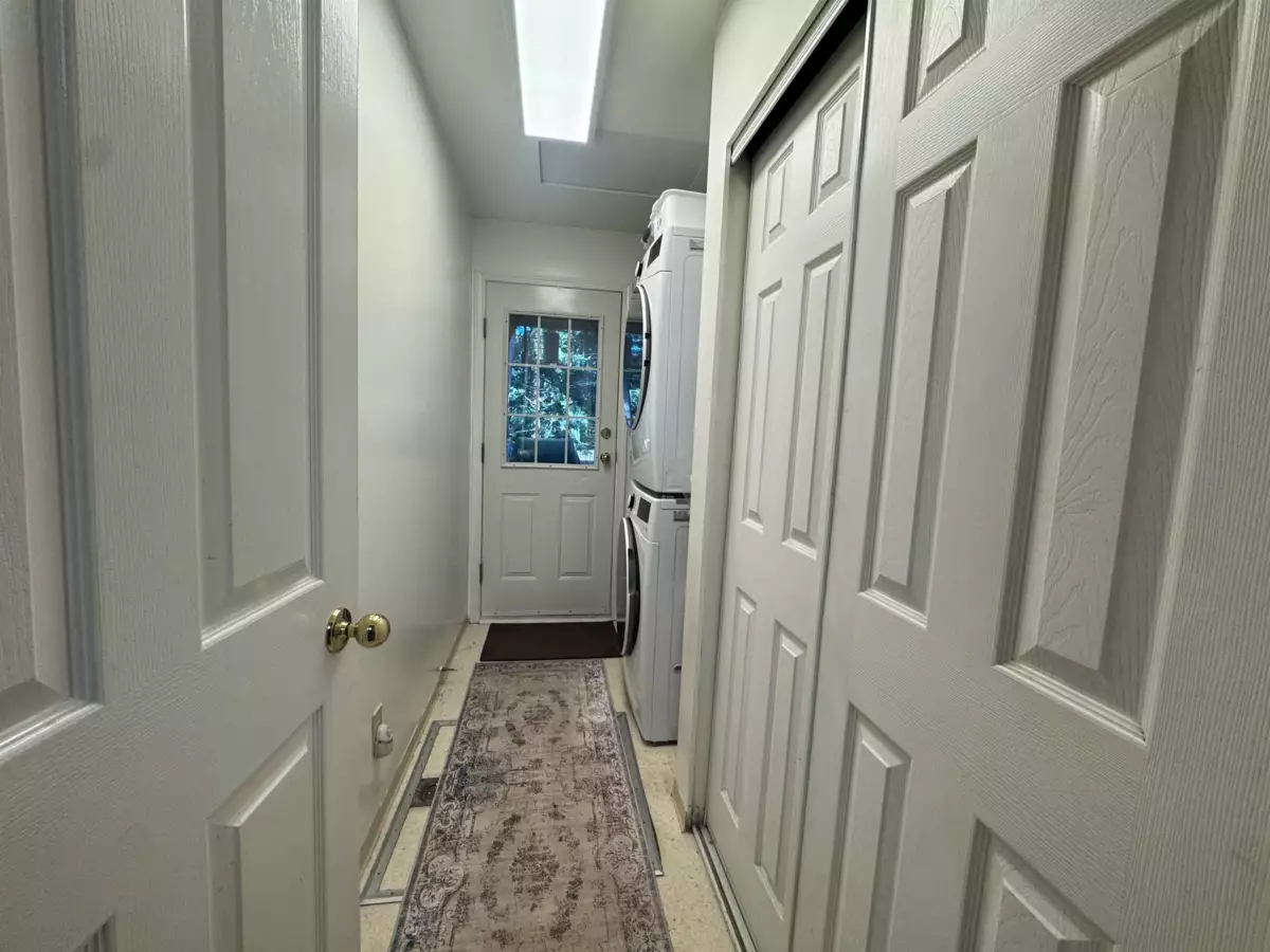 Primary Bathroom Photo of 559 Blitz Road, Mayne Island, BC