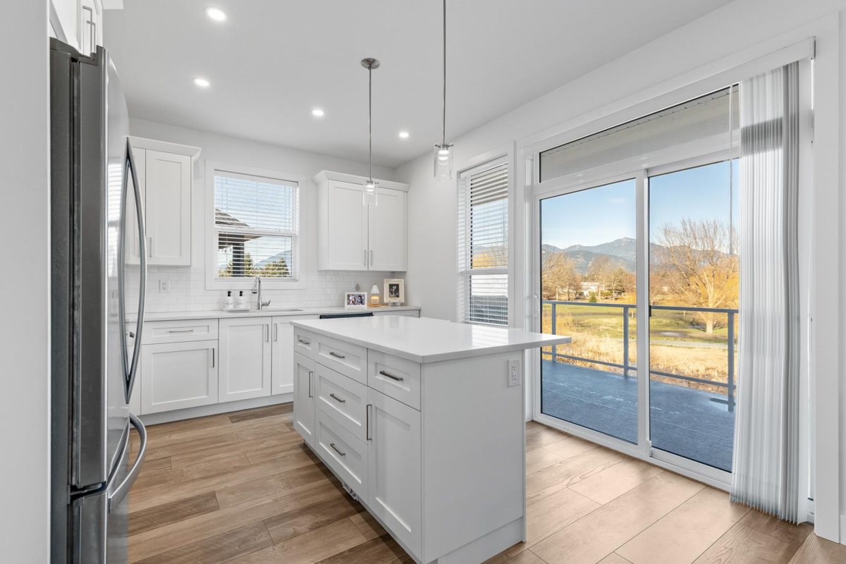 Kitchen Island Photo of 9327 Sitka Place, Chilliwack, BC