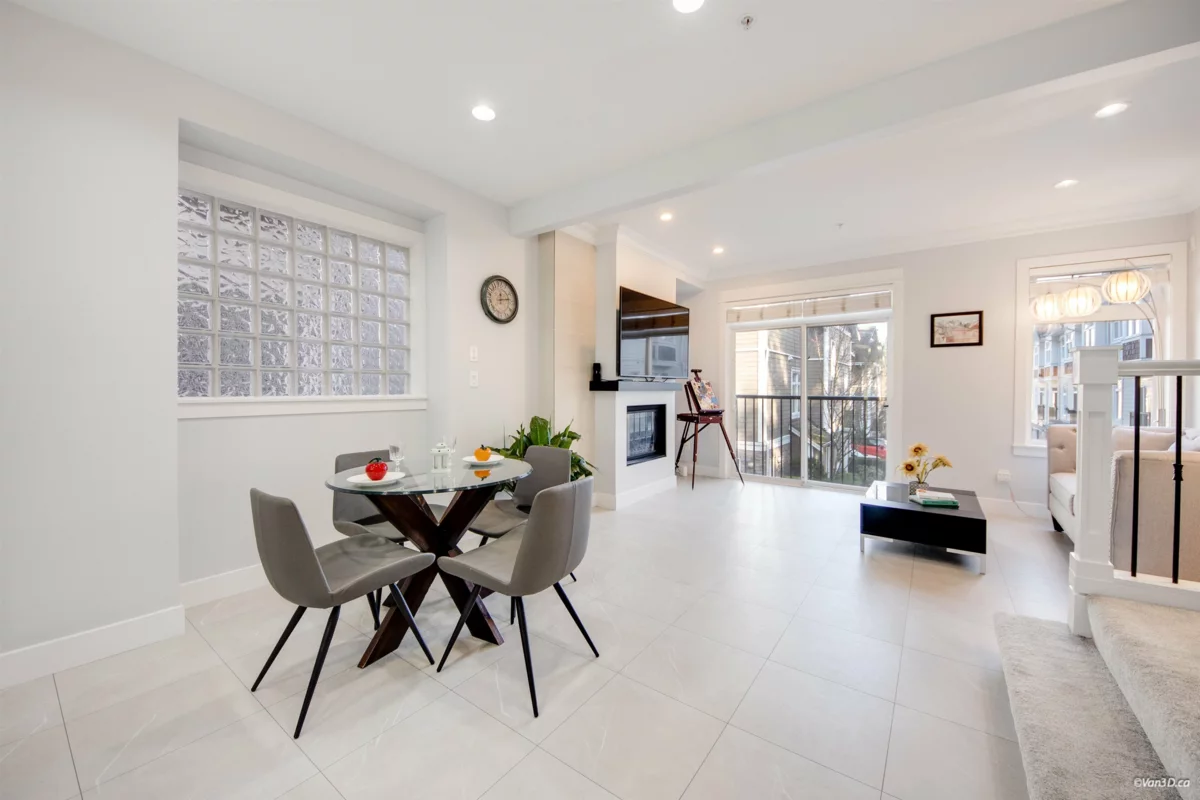 Breakfast Nook Photo of 28 2689 Parkway Drive, Surrey, BC