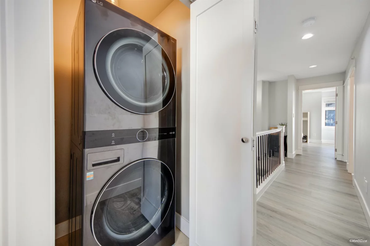 Entry Foyer Photo of 28 2689 Parkway Drive, Surrey, BC