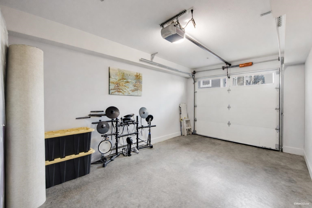 Front Yard Photo of 28 2689 Parkway Drive, Surrey, BC