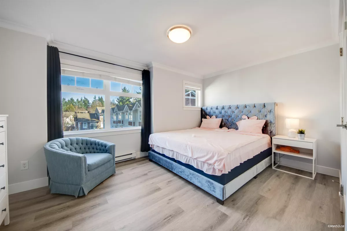 Staircase Photo of 28 2689 Parkway Drive, Surrey, BC