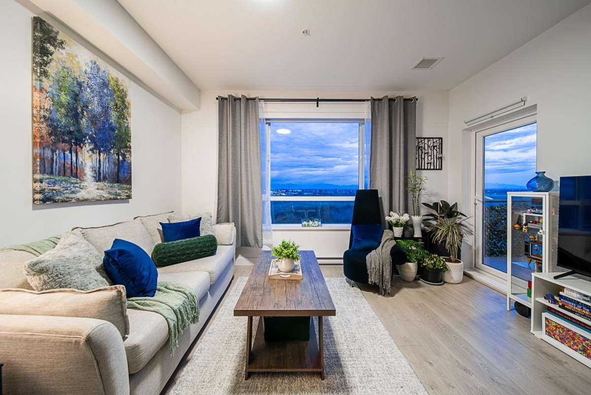 Breakfast Nook Photo of 404 2499 Rabbit Drive, Tsawwassen, BC