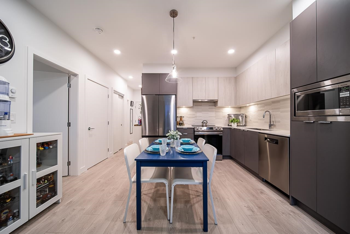 Living Room Photo of 404 2499 Rabbit Drive, Tsawwassen, BC