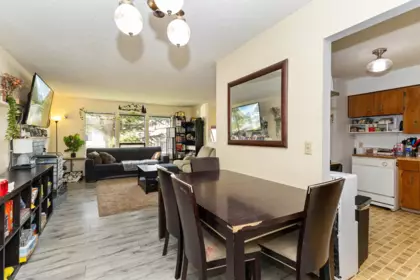 Kitchen Island Photo of 3254 Astoria Crescent, Abbotsford, BC