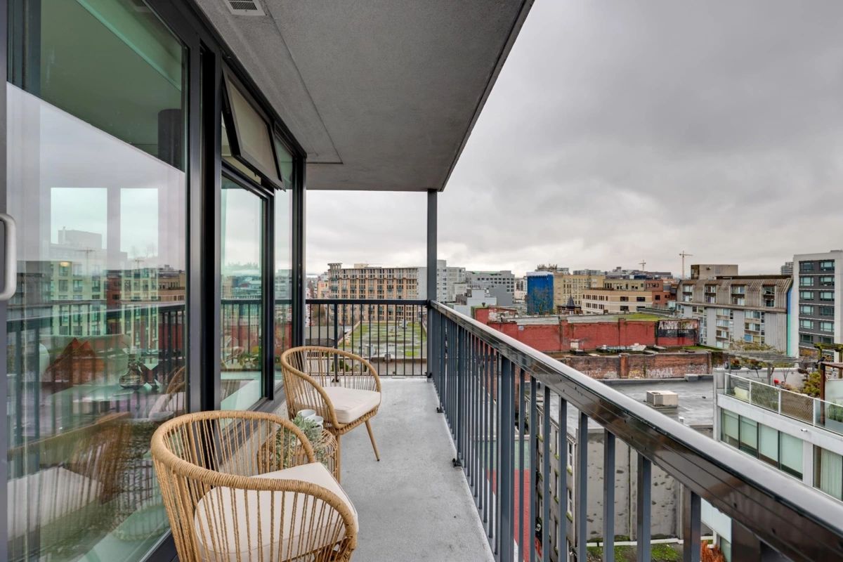 Basement Recreation Room Photo of 1102 66 W Cordova Street, Vancouver, BC