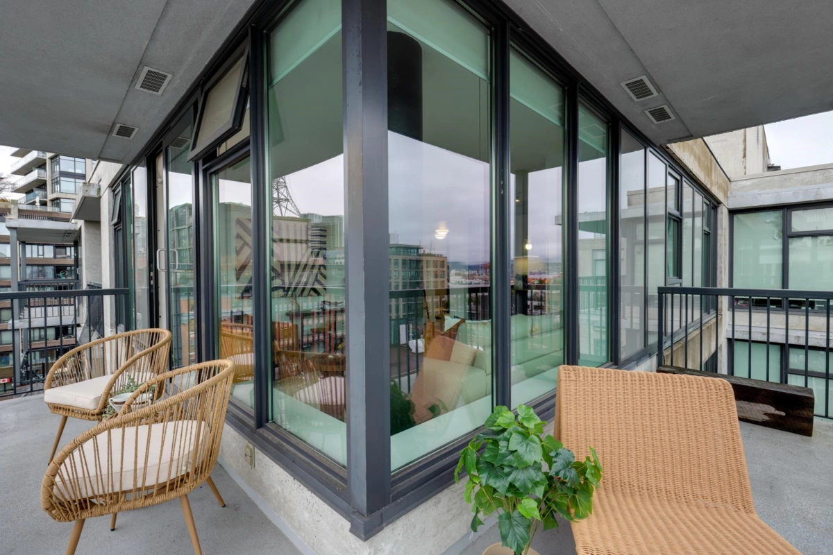 Entry Foyer Photo of 1102 66 W Cordova Street, Vancouver, BC