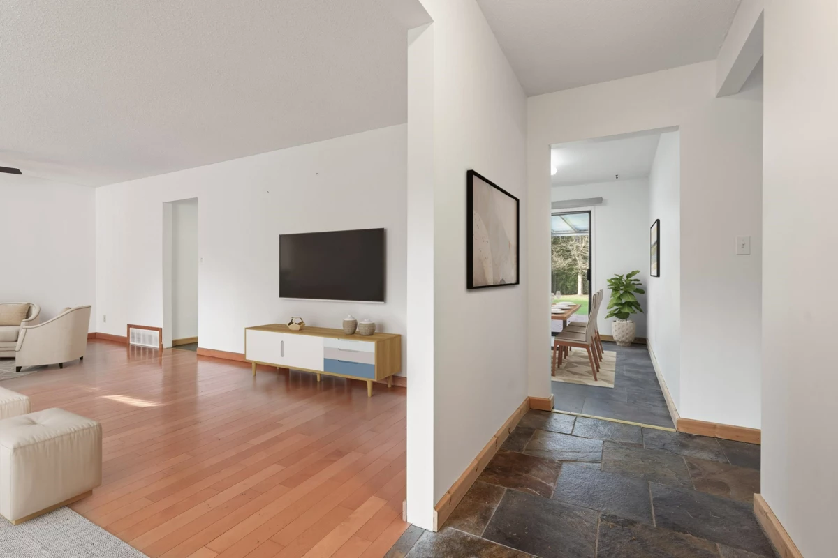 Living Room Photo of 19891 43a Avenue, Langley, BC