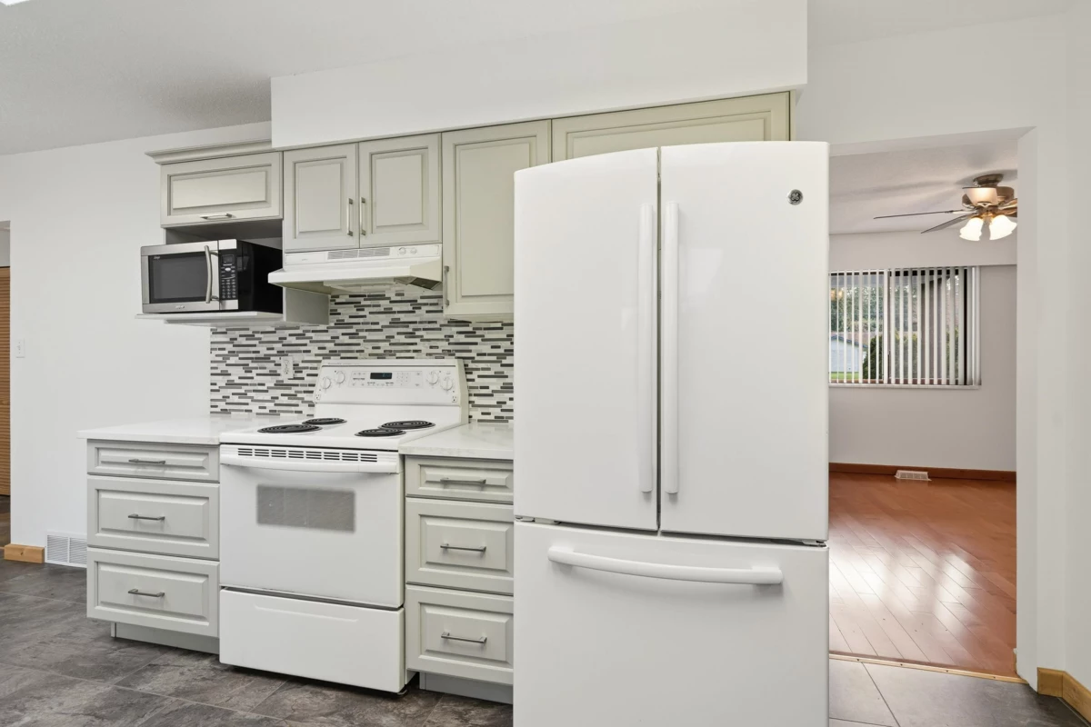 Walk-In Closet Photo of 19891 43a Avenue, Langley, BC