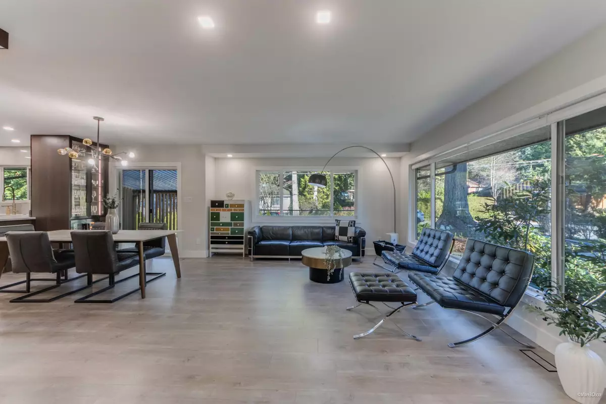 Breakfast Nook Photo of 4491 Primrose Lane, North Vancouver, BC