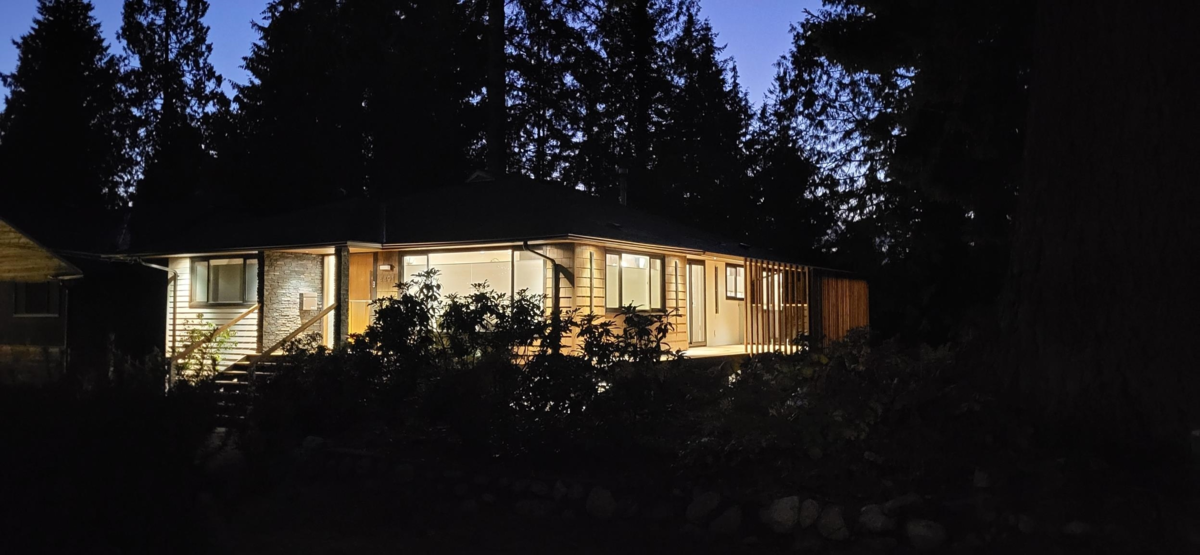 Family Room Photo of 4491 Primrose Lane, North Vancouver, BC