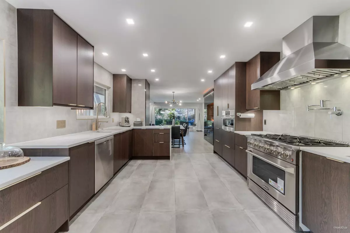 Guest Bathroom Photo of 4491 Primrose Lane, North Vancouver, BC