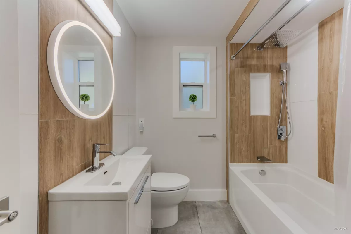 Hot Tub / Spa Photo of 4491 Primrose Lane, North Vancouver, BC