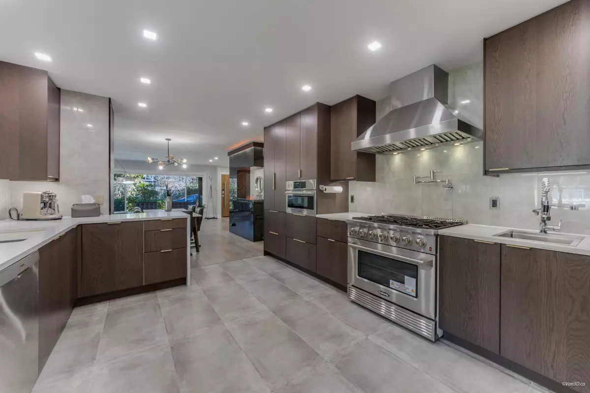 Powder Room Photo of 4491 Primrose Lane, North Vancouver, BC